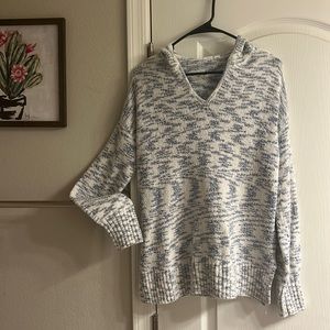 GAP woman’s knit hooded sweater in medium